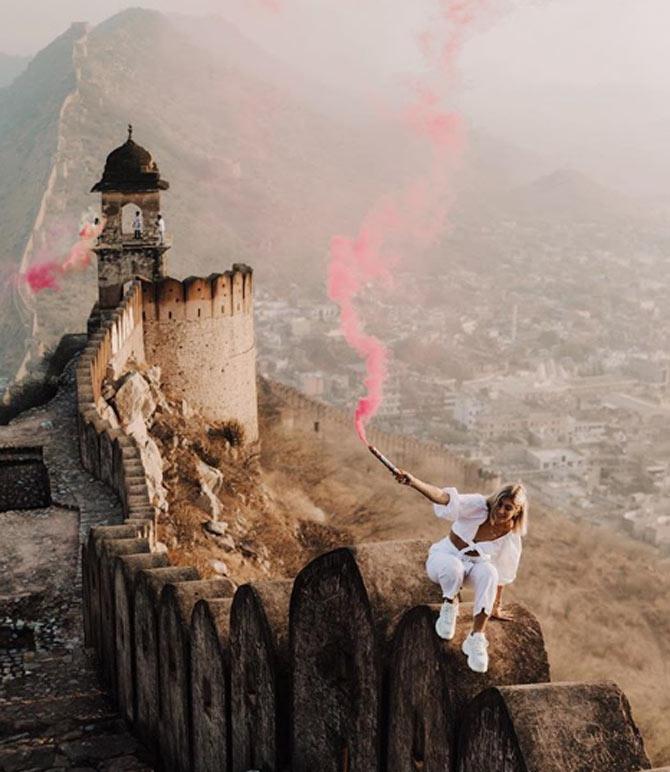 Lauren Bullen enjoying herself on top of an ancient fort in Jaipur, India