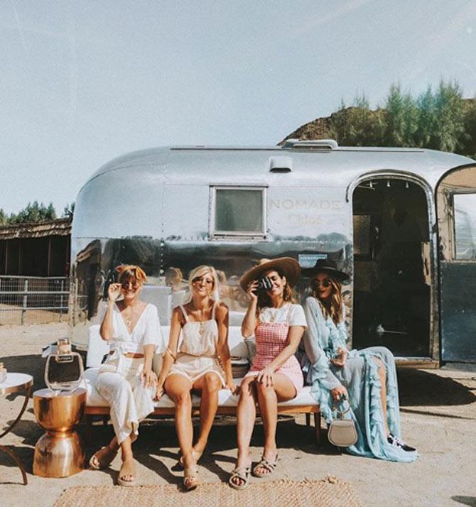 Lauren Bullen shares this adorable picture from one of her trips with her girl gang in Palm Springs, California