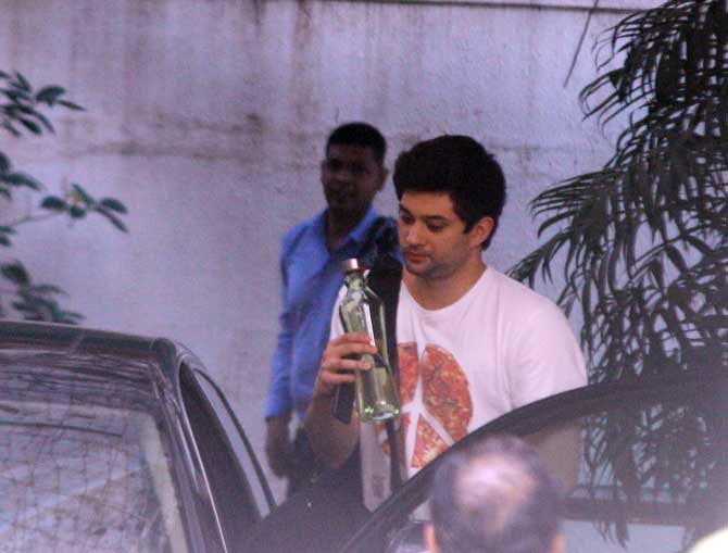 Actor Sunny Deol's son, Karan Deol was spotted in Juhu. Karan will soon make his acting debut with Pal Pal Dil Ke Paas which his father Sunny Deol is directing. The film is slated to release on July 19.