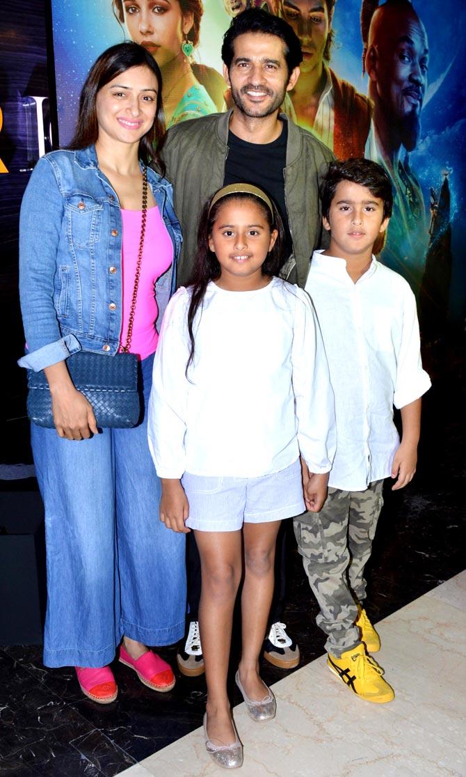 The makers of Aladdin hosted a special screening for all the television stars and their kids at a popular multiplex in Andheri, Mumbai. Actor Mena Massoud said in a media interaction that the upcoming live-action adaptation of Aladdin is important with respect to the representation of people of colour in Hollywood. Massoud, who was born in Egypt and lived in Canada, will be seen as Aladdin in the Disney film. All pictures/Yogen Shah
In picture: Hiten Tejwani and Gauri Pradhan with kids at the screening at a multiplex in Andheri.