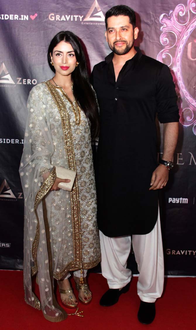 Aftab Shivdasani was spotted after a long time. The actor attended the premiere of the music theatre 'Umrao Jaan', held at Rangmandir, Bandra. His wife Nin Dusanj too accompanied him for the show. The couple complemented each other as they opted for ethnic wear for the event. (All photos/Yogen Shah)