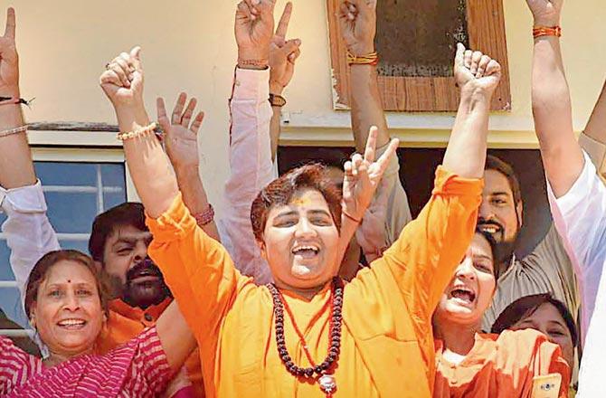 Sadhvi Pragya Singh Thakur: Controversial candidate of the BJP, Pragya Singh beat Digvijay Singh, the former Madhya Pradesh chief minister, with 8,66,482 votes from Bhopal. He received 5,01,660 votes. Her campaign was marred by her remarks on Nathuram Godse whom she called a patriot. She also claimed that former Mumbai ATS chief Hemant Karkare died due to her 