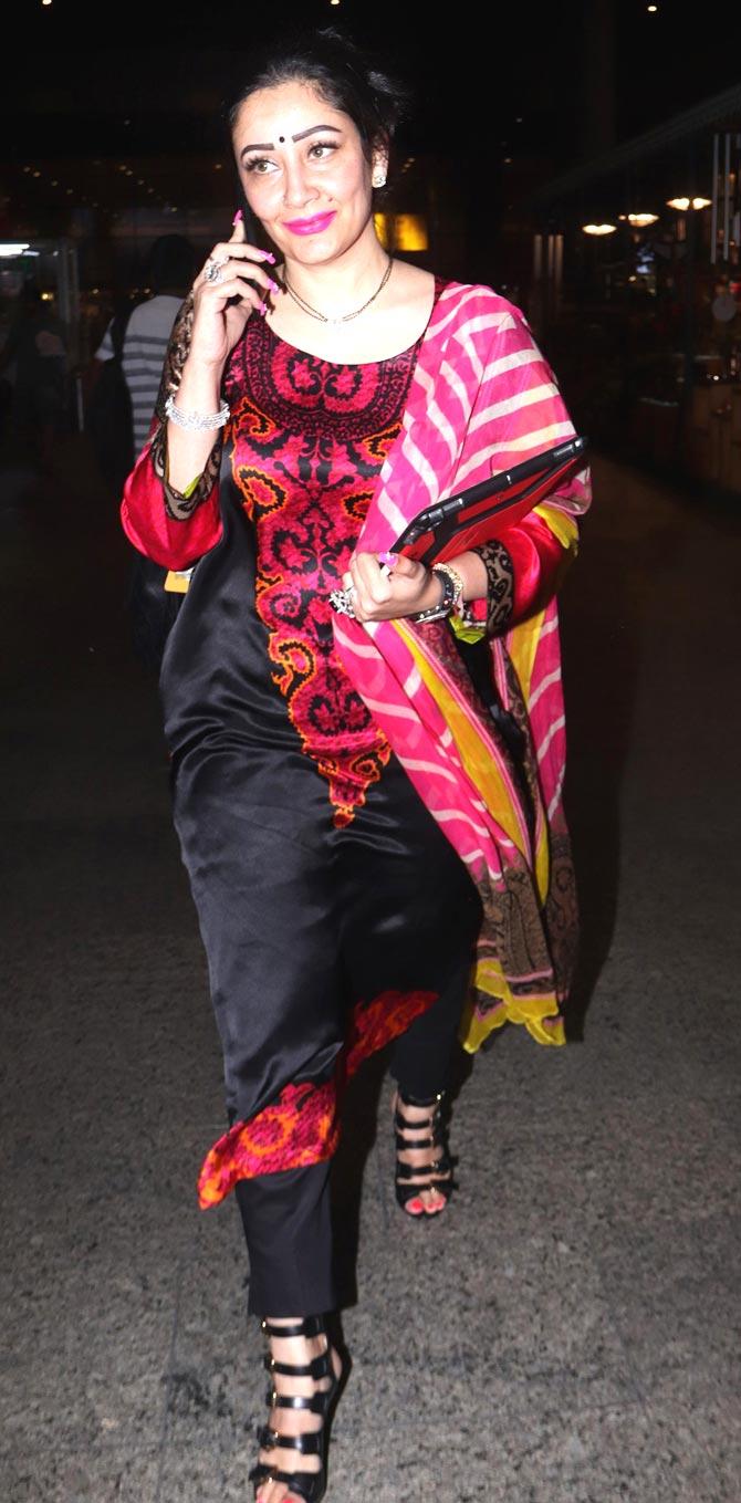 Sanjay Dutt's wife Maanayata Dutt was also snapped at Mumbai Airport. Quite unlikely of her, the star wife opted for a simple Churidaar outfit.