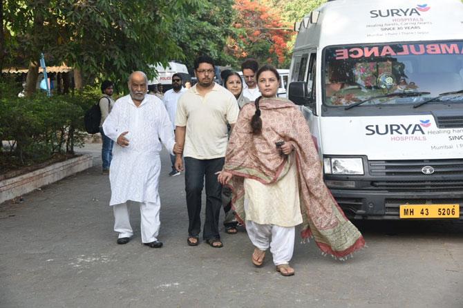 Sharbani Mukherjee paid her last respects to the legendary action director, too.