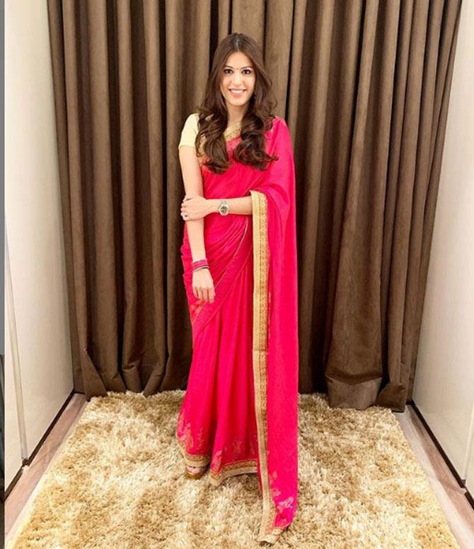 Pankhuri Pandya Sharma posted this picture while she was heading out for an event with hubby Krunal Pandya during the IPL 2019. She looked ravishing in a pink saree.