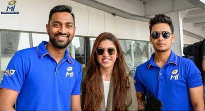 Krunal Pandya spotted with Pankhuri Pandya and Ishan Kishan at the airport. The trio was travelling out of Mumbai for a match between Mumbai Indians and Kings XI Punjab.