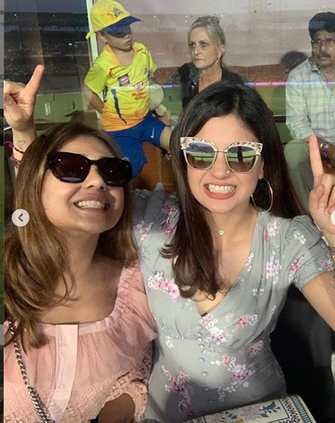 MS Dhoni wife Sakshi Dhoni posted this picture with a friend and captioned it as, 