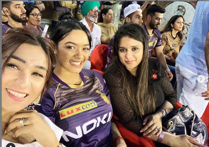 Nitish Rana's wife Saachi Marwah posted this picture with Andre Rusell's wife Jassym Lora and captioned it as, 