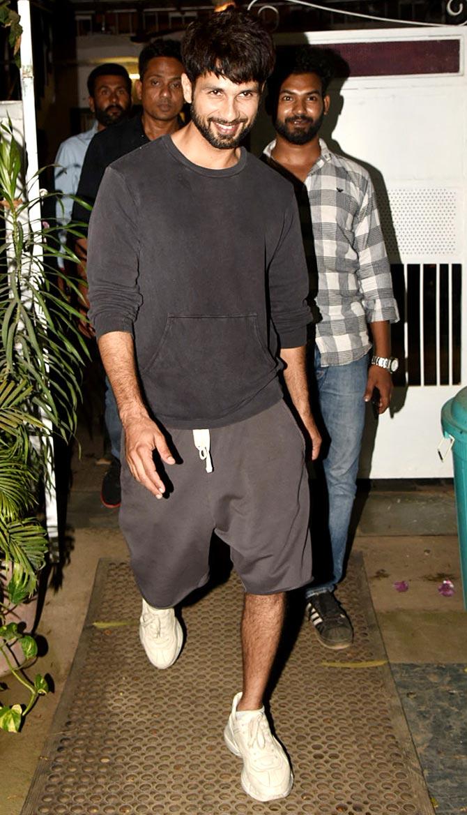 The original blockbuster starred Vijay Deverakonda and Shalini Pandey. When the teaser of Kabir Singh dropped online, Vijay took to Twitter to appreciate Shahid Kapoor's look.