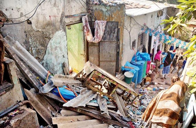 In May 2019, Abdul Rashid Qureshi, a resident of Pathan Chawl in Kurla's Qureshi Nagar allegedly suffocated to death under the pile of garbage that caused the roof to collapse over him. Residents from houses built on the hill throw garbage from their homes, onto the roofs of the ones located below them which resulted in many structures developing cracks due to the weight of the garbage. Residents alleged that it is one of the most neglected areas under the BMC. People continue to live among the garbage piles, inviting severe health hazards