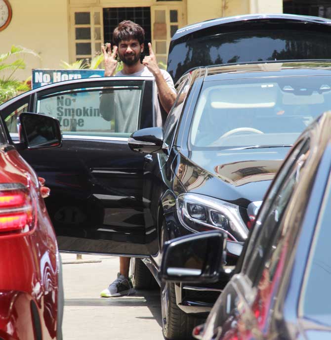 The original blockbuster starred Vijay Deverakonda and Shalini Pandey. When the teaser of Kabir Singh dropped online, Vijay took to Twitter to appreciate Shahid's look. The film is directed by Sandeep Reddy Vanga and produced by Bhushan Kumar, Murad Khetani, Krishan Kumar, and Ashwin Varde. It will hit the big screens on June 21, 2019.