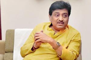 BJP, Sena leading in early trends, former CM Ashok Chavan trailing