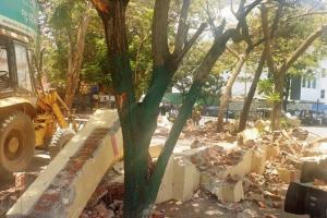 BMC razes illegal wall of top businessman, is Amitabh Bachchan's next?