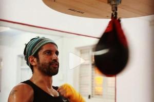 Watch video: Here's how Farhan Akhtar is gearing up for Toofan
