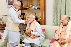 Modi, Shah meet veterans Advani and Joshi after 'magical victory'