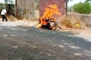 Denied access to crematorium, villagers burn body on road in Vasai