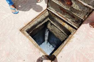 With no safety gear, 3 workers die while cleaning septic tank