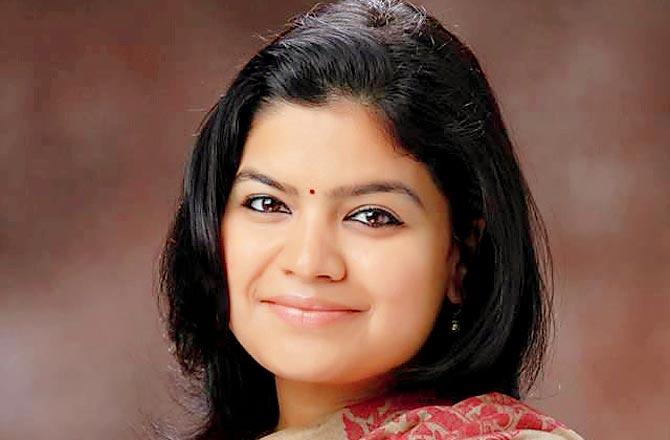 Poonam Mahajan