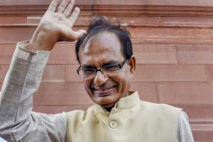 Congress hands over loan waiver documents to Shivraj Singh Chouhan