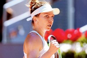 Simona Halep beats Belinda Bencic to reach final