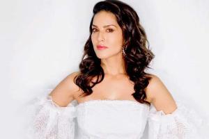 TV anchor says Sunny Leone instead of Deol; actress has funny response