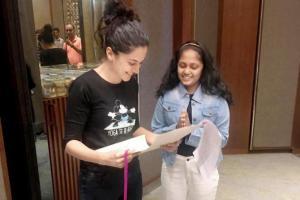 Taapsee Pannu meets a fan in Pune, receives a sweet handwritten note
