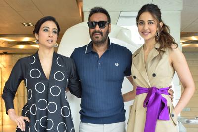 400px x 267px - Ajay Devgn with Tabu and Rakul Preet Singh at promotions in New Delhi