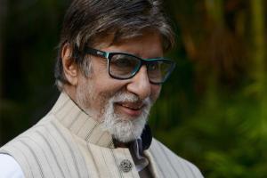 Amitabh Bachchan calls himself absolute besura singer