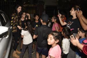 Teen sensation Ananya Panday swamped by her cutest fans