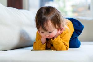 Mom left shocked with baby's first word and it is hilarious