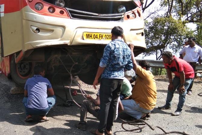 Mumbai-Pune highway bus accident