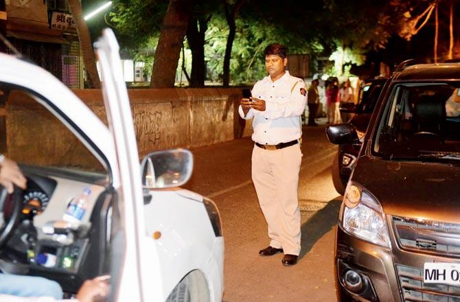 Traffic cops were also seen fining offenders on Wednesday night