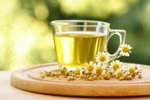 Five wonderful benefits of chamomile infusion