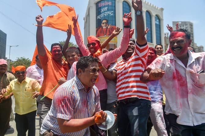 Election Results 2019: Modi wave across India as BJP supporters rejoice