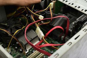 Mumbai Crime: Workers arrested for stealing wiring materials in Worli