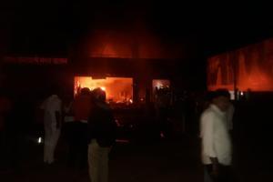 Pune: Fire breaks out in saree store, five labourers dead