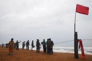 Cyclone Fani: Strong winds, rain lash Puri, over a million evacuated 