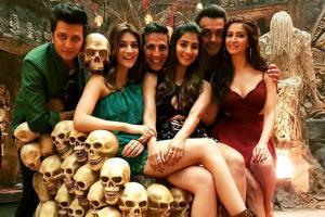 Akshay Kumar shares Game Of Thrones-style picture with Housefull 4 cast