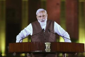 Surat: Jeweller makes gold, silver mementos for PM Narendra Modi 