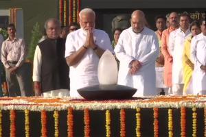 Ahead of swearing in, Narendra Modi pays tributes to Mahatma Gandhi