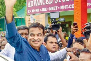 Nitin Gadkari celebrates his 62nd birthday, Twitterati showers wishes