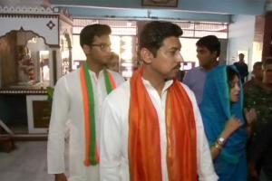 Elections 2019: Rajyavardhan Rathore votes in Rajasthan