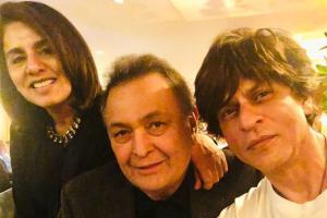 Shah Rukh Khan meets Rishi Kapoor in New York; see pictures