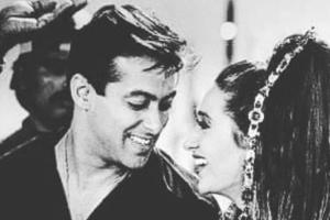 20 years of 'Biwi No. 1': Karisma Kapoor shares throwback pictures