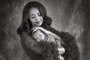 Surveen Chawla's first pic with baby Eva is the most precious thing