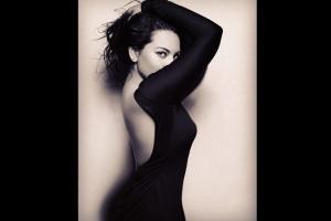 Sonakshi looks sultry in this post; caption leaves a star kid confused