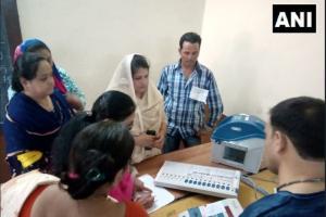 Elections 2019: Polls turnout till 9 am for phase 7