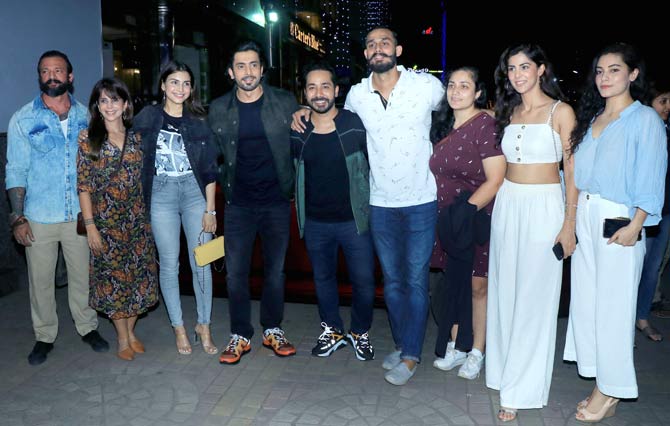 Meet the entire team of Ujda Chaman!