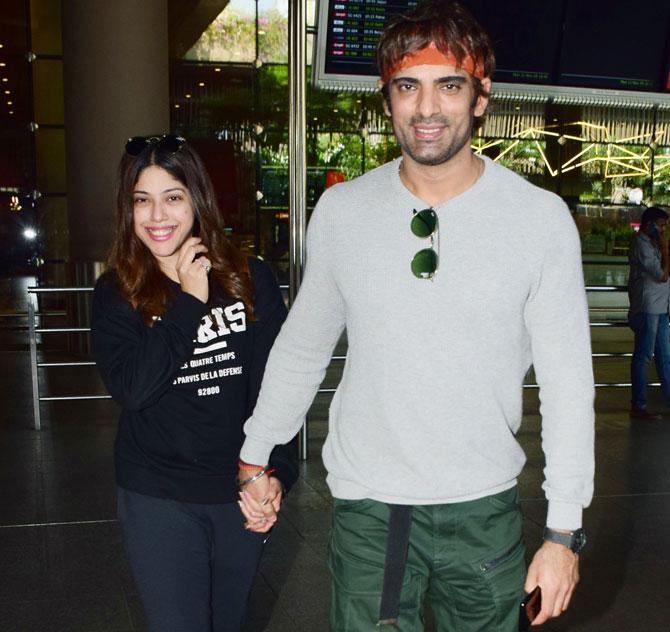 Kullfi Kumarr Bajewala actor Mohit Malik and wife Aditi Shirwaikar were also spotted at the Mumbai airport.