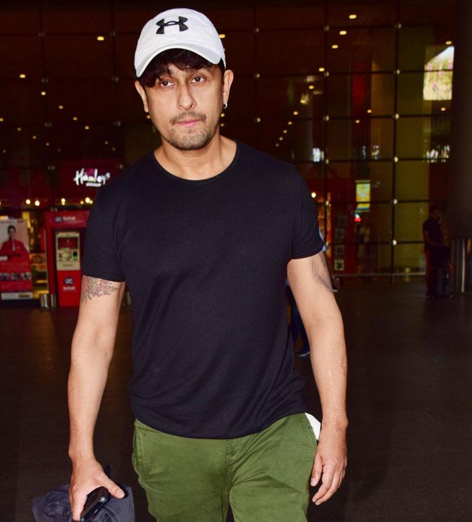 Singer Sonu Nigam was also spotted at the Mumbai airport.